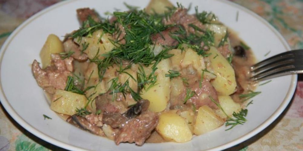 Рецепт картофеля с куриной печенью и грибами