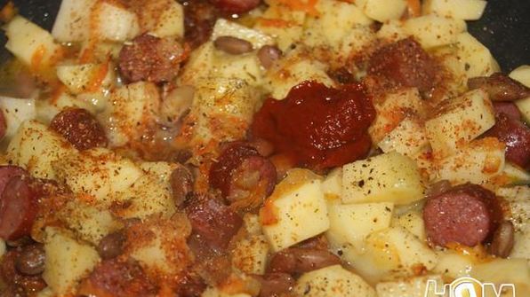 картофель с охотничьими колбасками