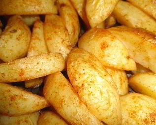 Молодой картофель по-деревенски с паприкой