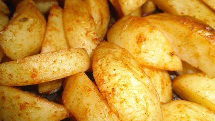 Молодой картофель по-деревенски с паприкой