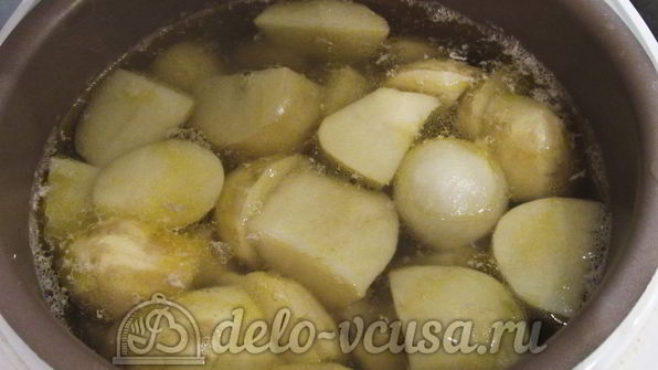 молодой картофель в мультиварке