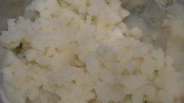 мятая картошка с тушенкой