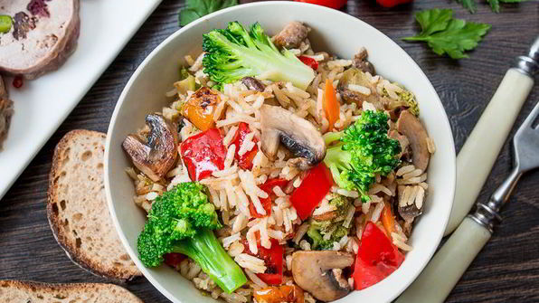 рассыпчатый рис с овощами