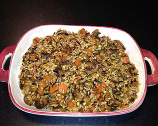 Рис с грибами, луком и морковью