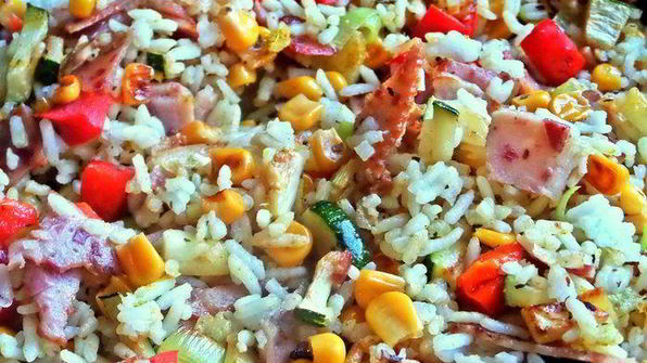 рис с овощами и ветчиной
