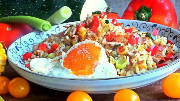 рис с овощами и ветчиной