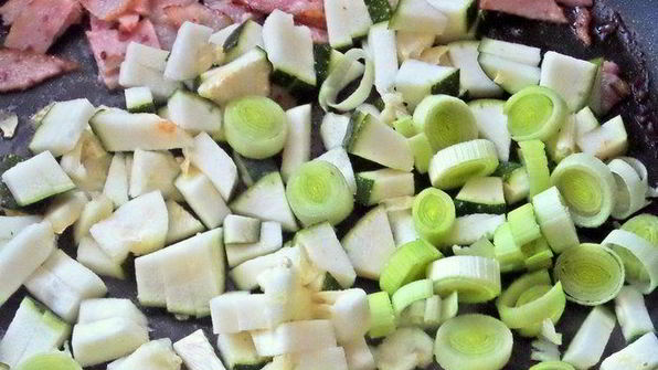 рис с овощами и ветчиной