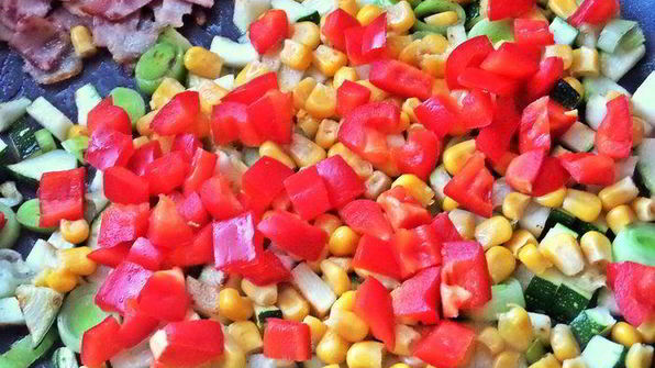 рис с овощами и ветчиной