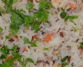 Жареный рис с перловкой и мясом