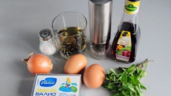 долма из баранины и булгура под мятным соусом