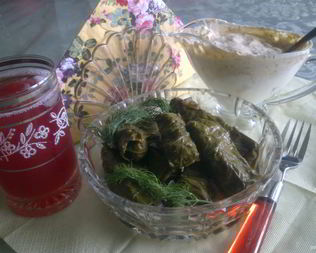 Голубцы из виноградных листьев