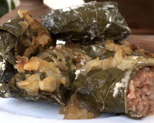 Голубцы в виноградных листьях