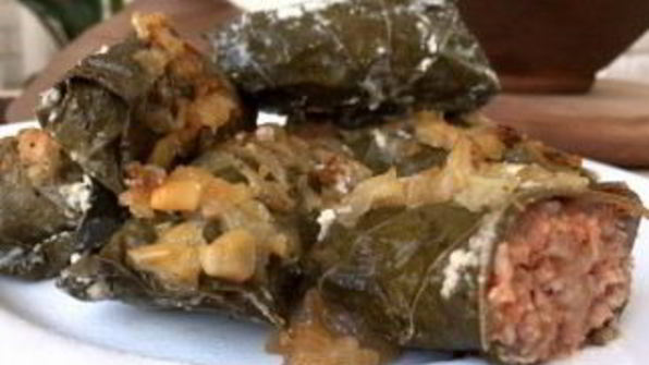 голубцы в виноградных листьях