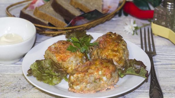 ленивые голубцы в духовке в сметанном соусе