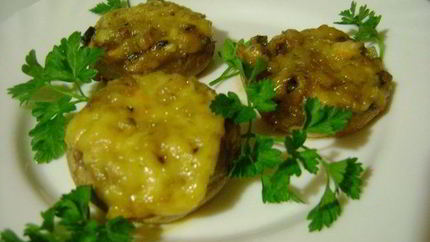 Фаршированные шампиньоны в мультиварке