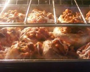 Грибы, фаршированные чоризо