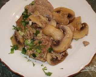 Грибы со свининой в мультиварке