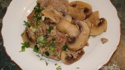 Грибы со свининой в мультиварке