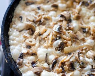 Грибы в сметане