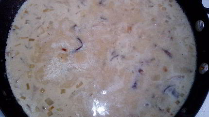 Грибы в сметанном соусе с прованскими травами