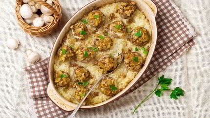 Шампиньоны, фаршированные хрустящими бородинскими отрубями