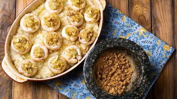 шампиньоны, фаршированные хрустящими бородинскими отрубями