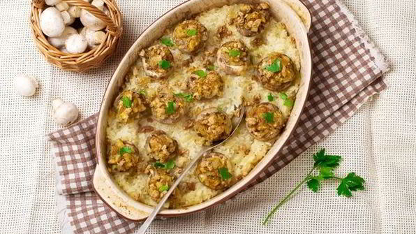 шампиньоны, фаршированные хрустящими бородинскими отрубями