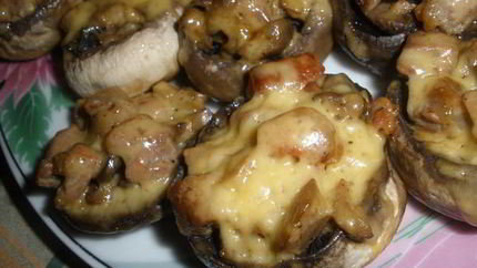 Шампиньоны фаршированные курицей