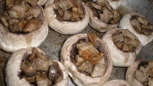 шампиньоны фаршированные курицей