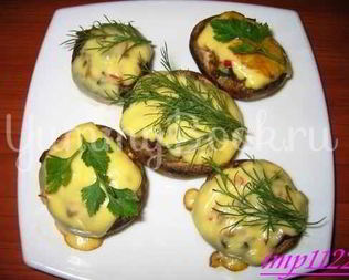 Шампиньоны фаршированные цуккини и сыром