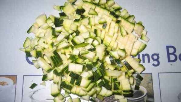 шампиньоны фаршированные цуккини и сыром