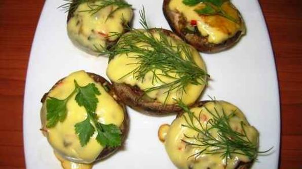 шампиньоны фаршированные цуккини и сыром