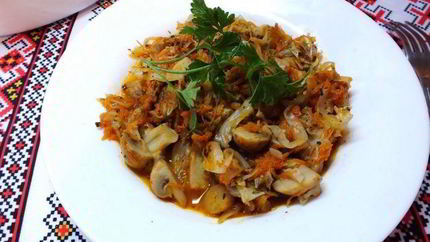 Шампиньоны тушеные с овощами
