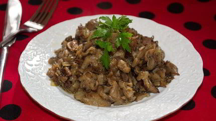 Вешенки, жаренные с луком