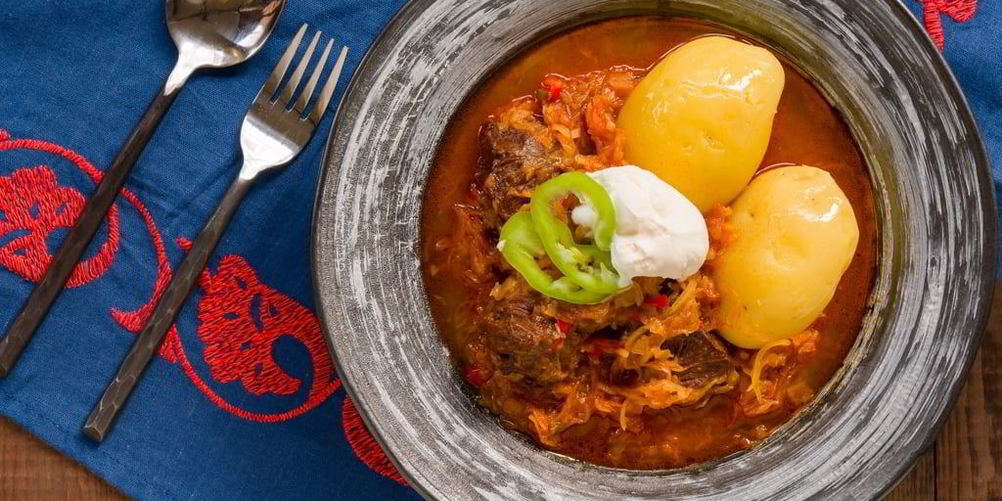 Рецепт гуляша из говядины и кислой капусты