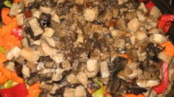 гуляш из говядины с грибами