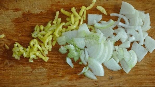 гуляш из куриных желудков