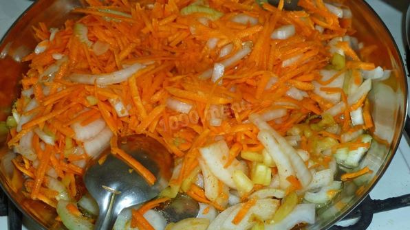 гуляш из куриных желудков