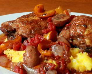 Гуляш из курицы с грибами