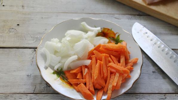 гуляш из курицы с подливкой