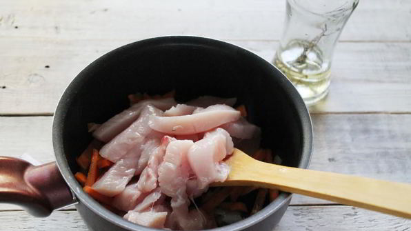 гуляш из курицы с подливкой