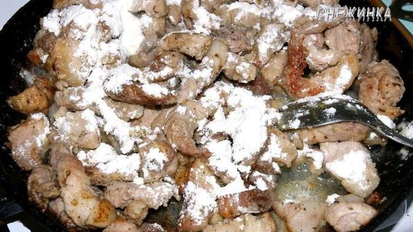 гуляш из свинины с красным вином