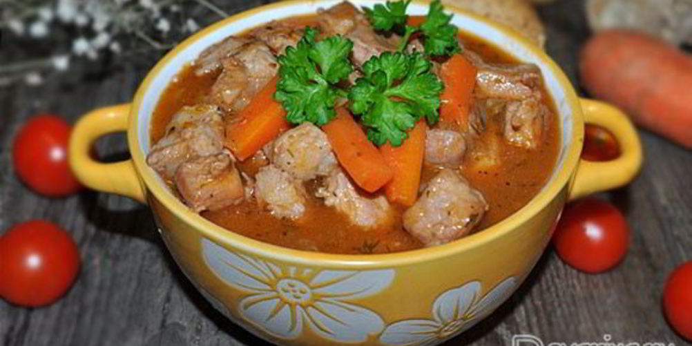 Рецепт гуляша из свинины с вином