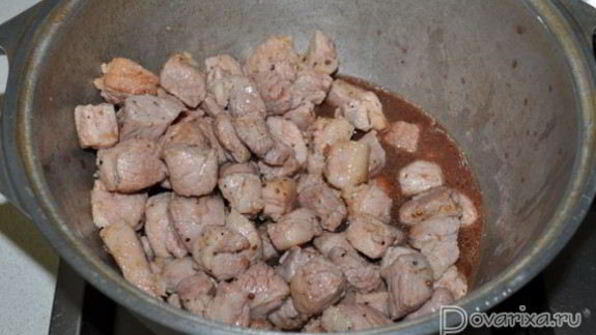 гуляш из свинины с вином