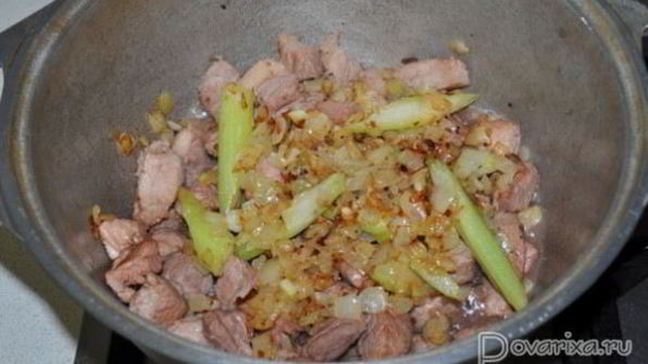 гуляш из свинины с вином