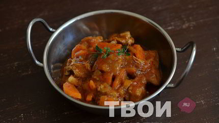 Гуляш из свинины в мультиварке