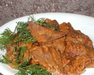 Гуляш из свиной печени