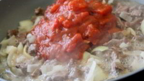 гуляш из телятины с подливкой