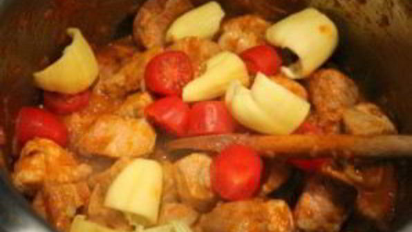 гуляш классический из свинины