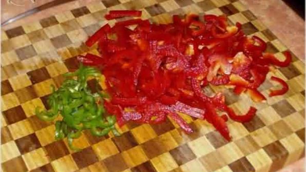 гуляш на вине, с картофелем и чипетками